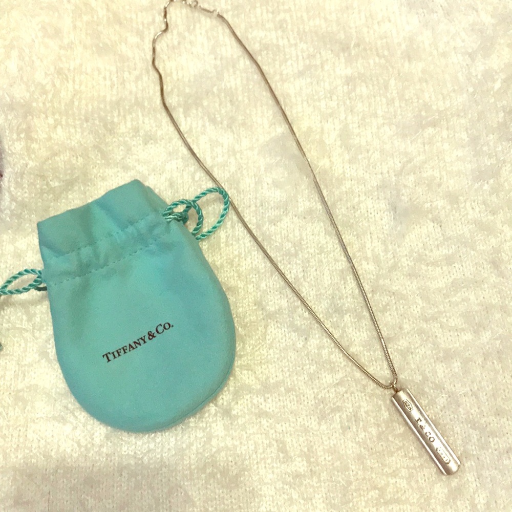 TIFFANY & CO. necklace w/ stick/tag pendant